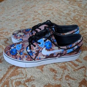 Nike SB Janoski Zoom Digi floral blue Never worn!